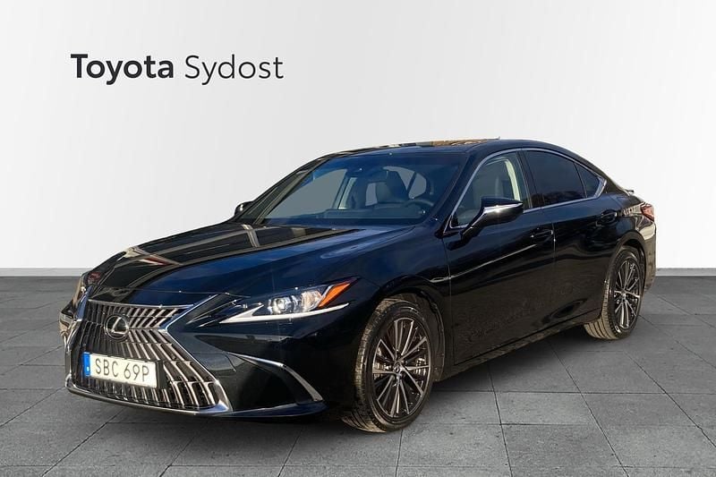 Begagnad Lexus ES300H Limited Edition 220 HK (161 kW) 2025 Svart Sedan