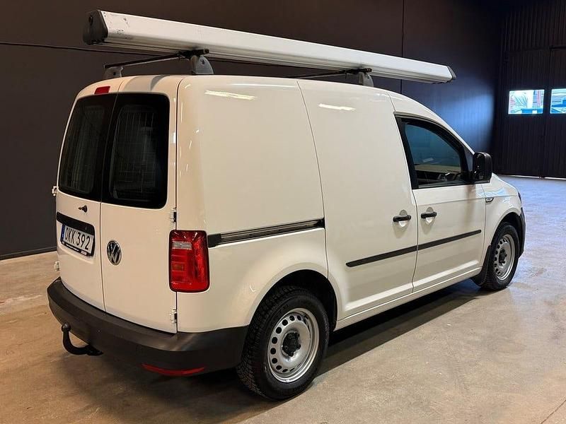 Begagnad VW Caddy 75 HK (55 kW) 2017 Vit Minibuss