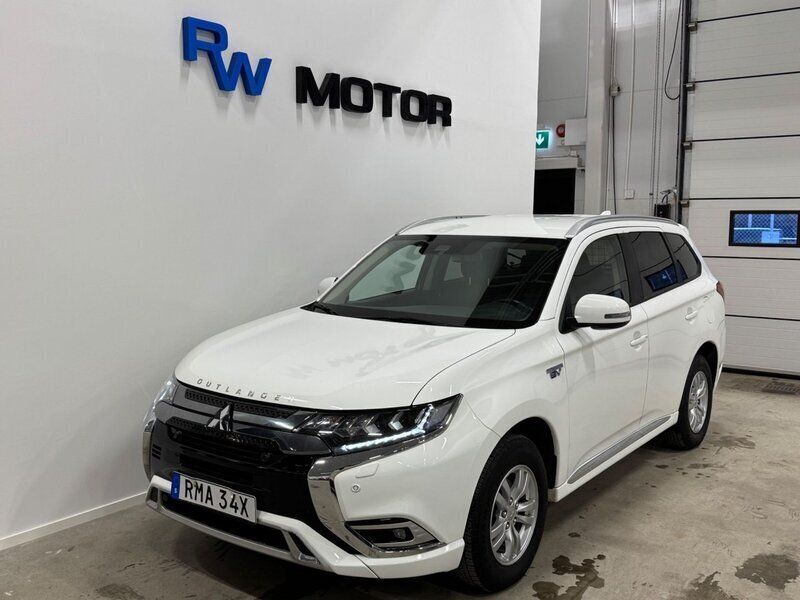 Vit Begagnad 2019 Mitsubishi Outlander P-HEV SUV | 229 800 kr (Bra pris) - Bild 1/4