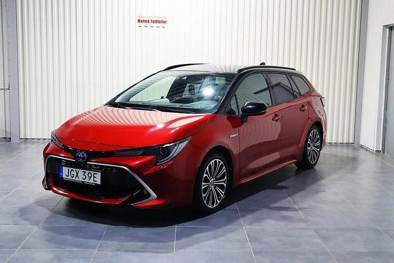 Röd Begagnad 2019 Toyota Corolla Executive Kombi | 239 900 kr (Marknadspris) - Bild 1/4