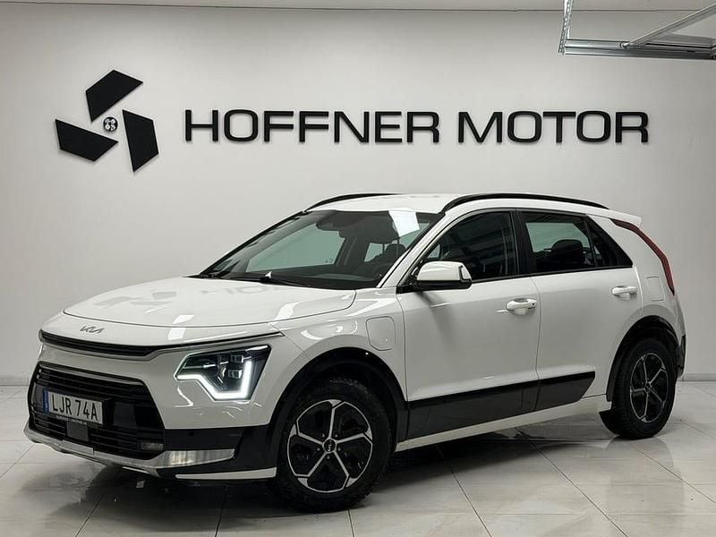 Begagnad Kia Niro Advance 184 HK (135 kW) 2022 Vit SUV