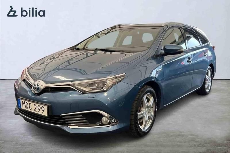 Blå Begagnad 2016 Toyota Auris Touring Sports Kombi | 134 500 kr - Bild 1/1