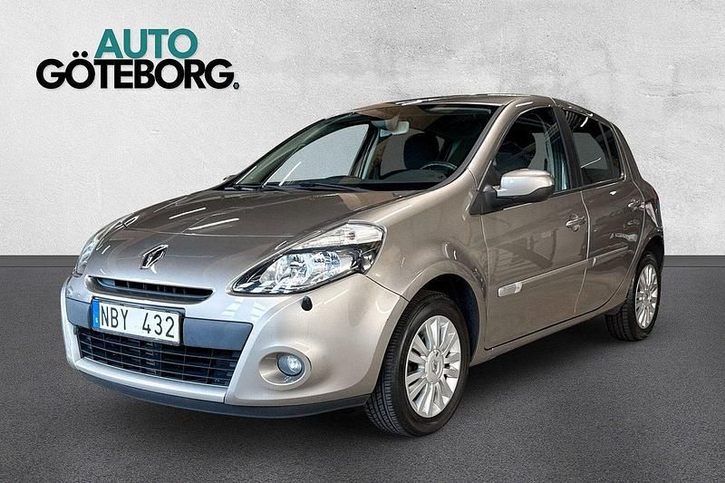 Ljusbrun Begagnad 2012 Renault Clio IV Halvkombi | 54 900 kr (Bra pris) - Bild 1/3