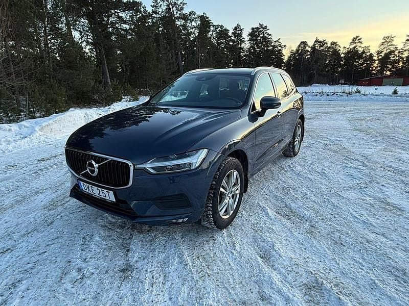 Mörkblå Begagnad 2020 Volvo XC60 SUV | 315 000 kr (Superpris) - Bild 1/4