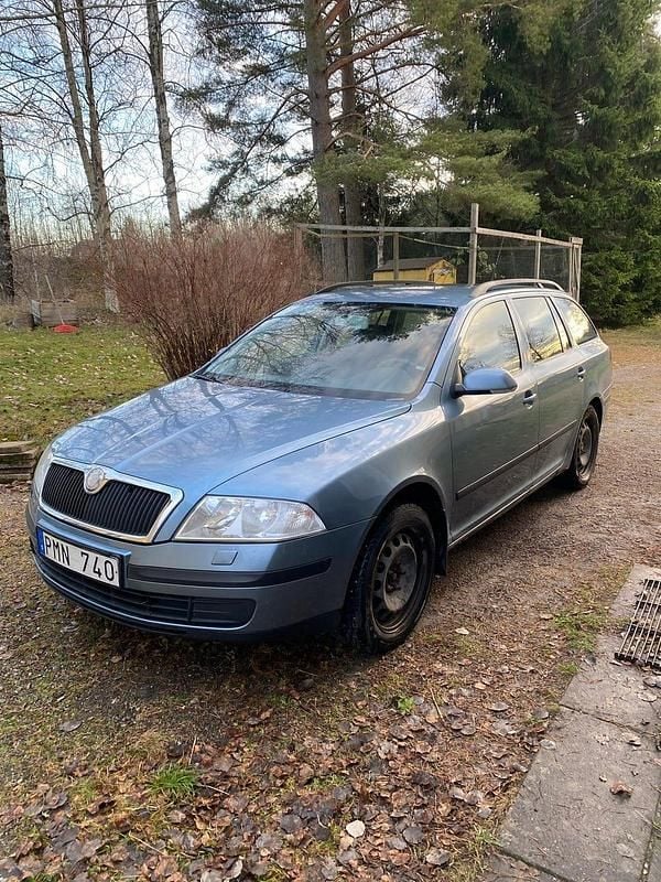 Begagnad 2008 Skoda Octavia Kombi | 19 000 kr (Bra pris) - Bild 1/4