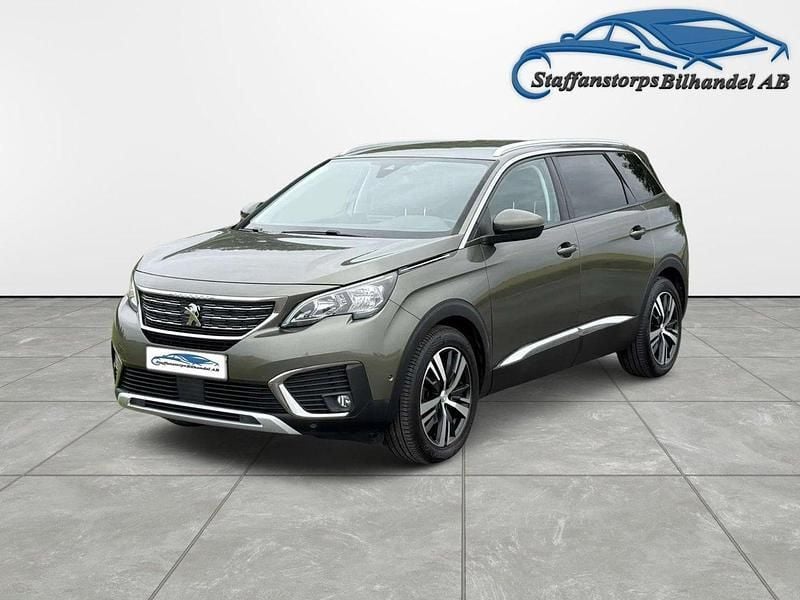 Grön Begagnad 2018 Peugeot 5008 Minibuss | 188 000 kr (Marknadspris) - Bild 1/4