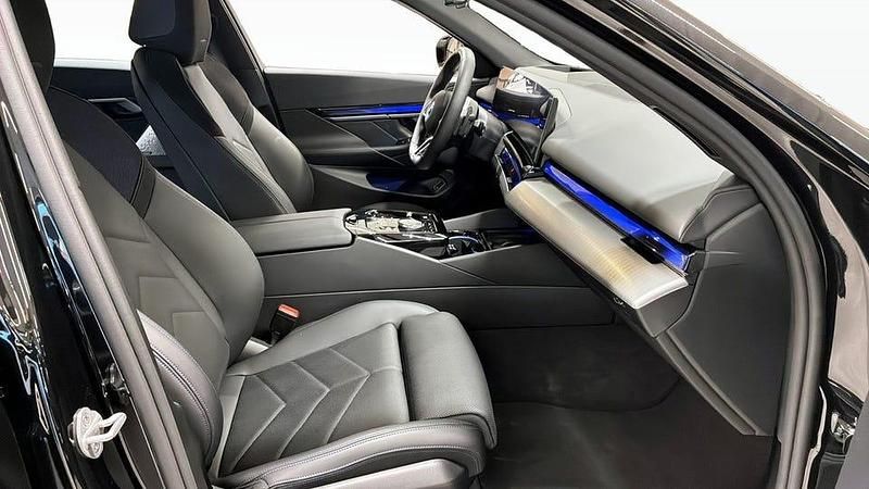 Begagnad BMW 530 Comfort Edition 299 HK (219 kW) 2025 Svart Kombi