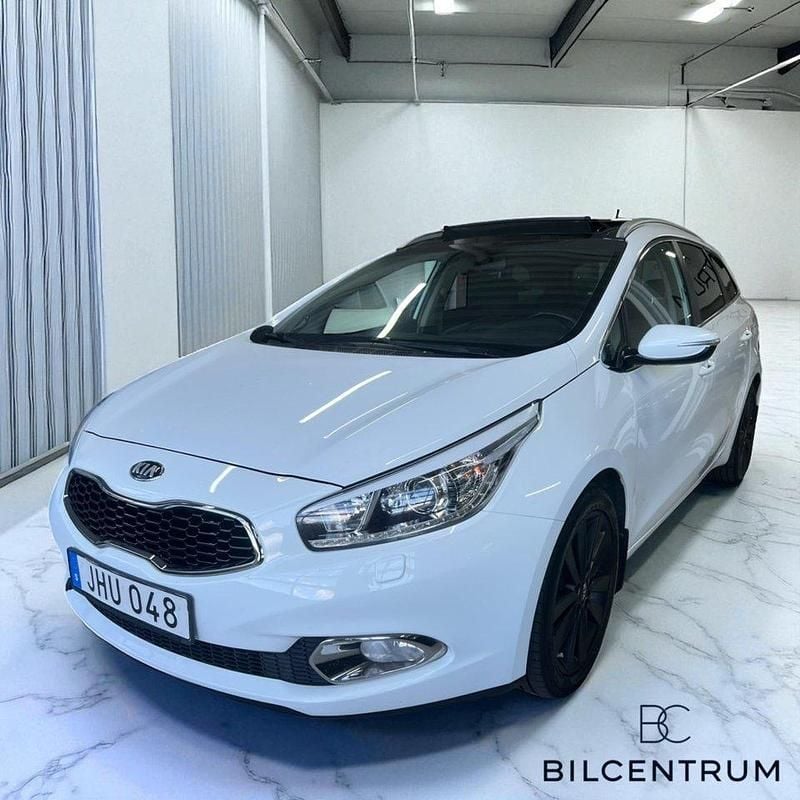 Vit Begagnad 2014 Kia Ceed Comfort Kombi | 72 900 kr (Marknadspris) - Bild 1/4
