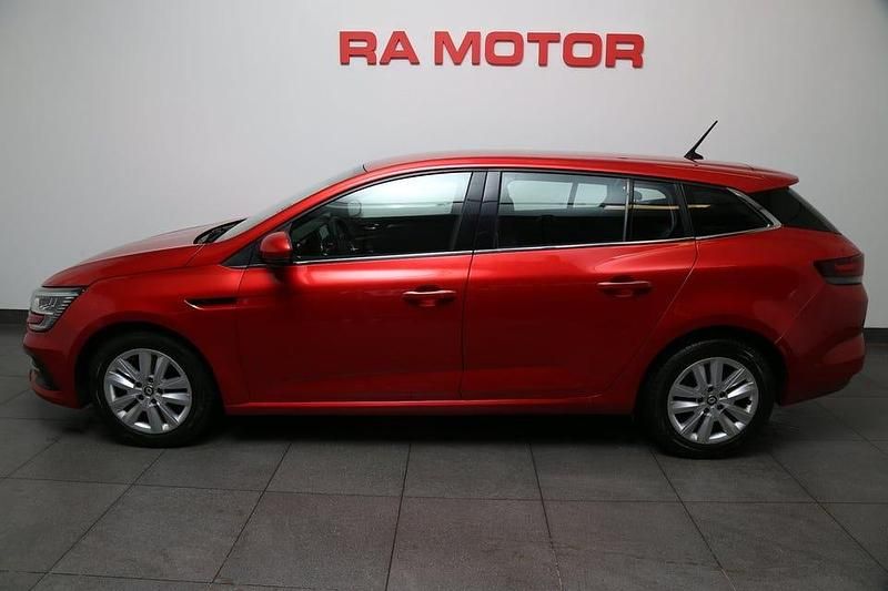 Begagnad Renault Mégane IV 140 HK (102 kW) 2023 Röd Kombi