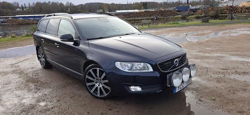 Blå Begagnad 2016 Volvo V70 Standard Kombi | 98 000 kr (Bra pris) - Bild 1/4