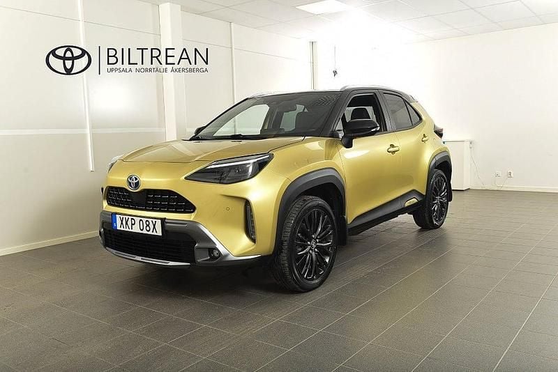 Gul Begagnad 2022 Toyota Yaris Cross SUV | 264 900 kr (Bra pris) - Bild 1/4