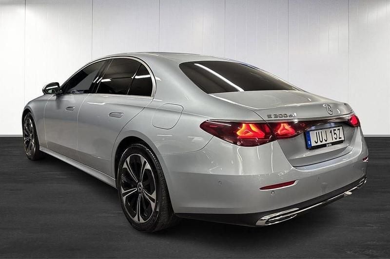 Begagnad Mercedes E300 Avantgarde 313 HK (230 kW) 2024 Silver