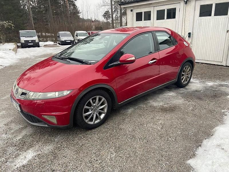 Begagnad Honda Civic Sport 140 HK (102 kW) 2009 Röd Halvkombi