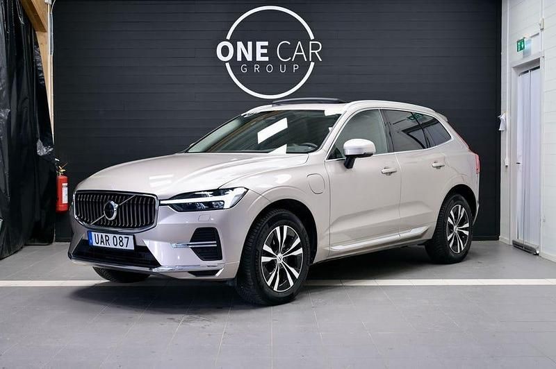 Begagnad Volvo XC60 Core 398 HK (292 kW) 2023 Grå SUV