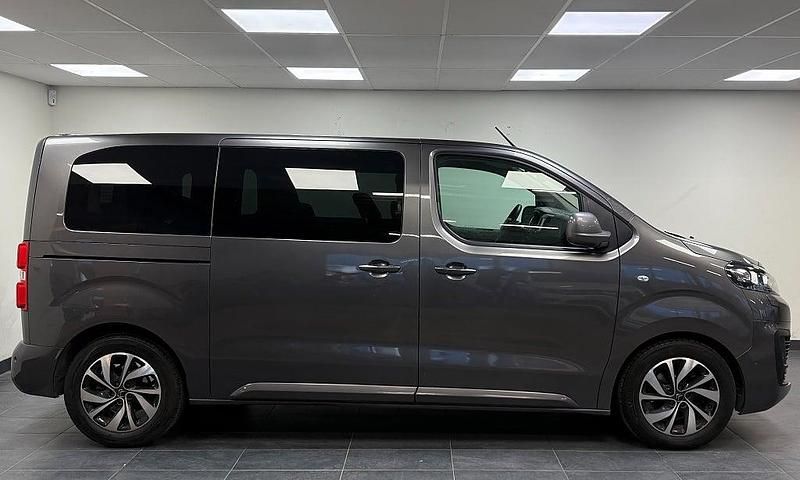 Begagnad Citroën Spacetourer 177 HK (130 kW) 2016 Grå Minibuss