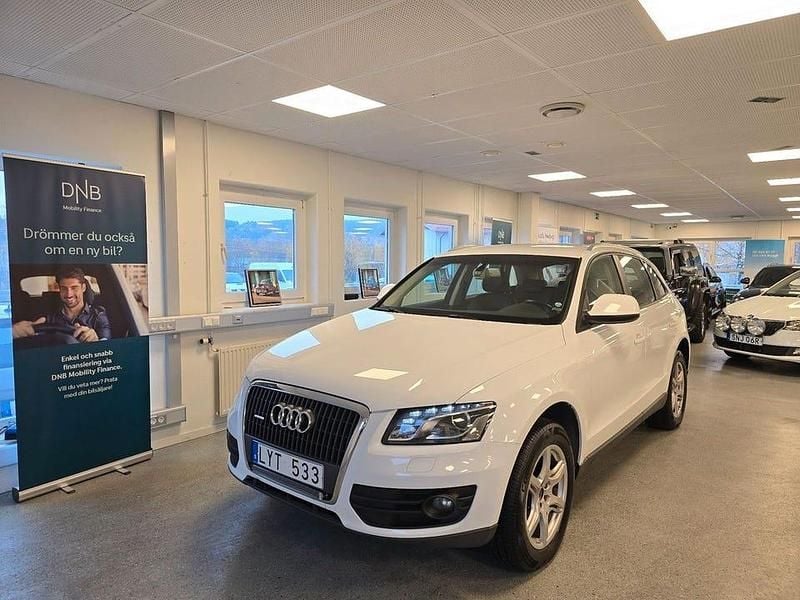 Vit Begagnad 2012 Audi Q5 SUV | 124 900 kr (Bra pris) - Bild 1/4