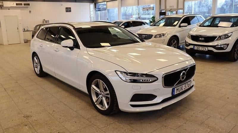 Begagnad Volvo V90 Kinetic 190 HK (139 kW) 2018 Vit Kombi