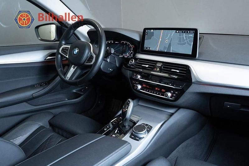 Begagnad BMW 530 292 HK (214 kW) 2021 Blå Kombi