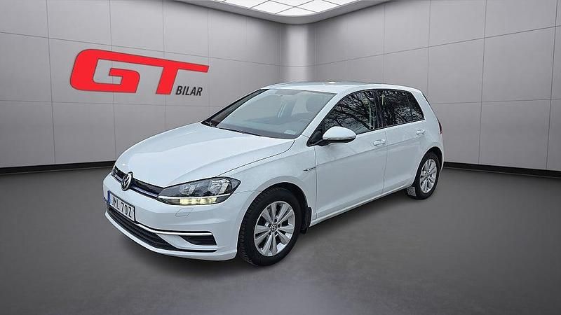 Begagnad VW Golf VII 131 HK (96 kW) 2019 Vit Halvkombi
