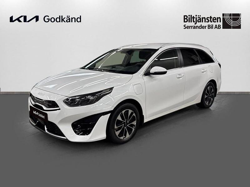 Vit Begagnad 2024 Kia Ceed Sportswagon Kombi | 299 900 kr (Dyr) - Bild 1/4