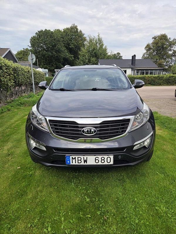 Grå Begagnad 2012 Kia Sportage Comfort SUV | 69 000 kr (Superpris) - Bild 1/4