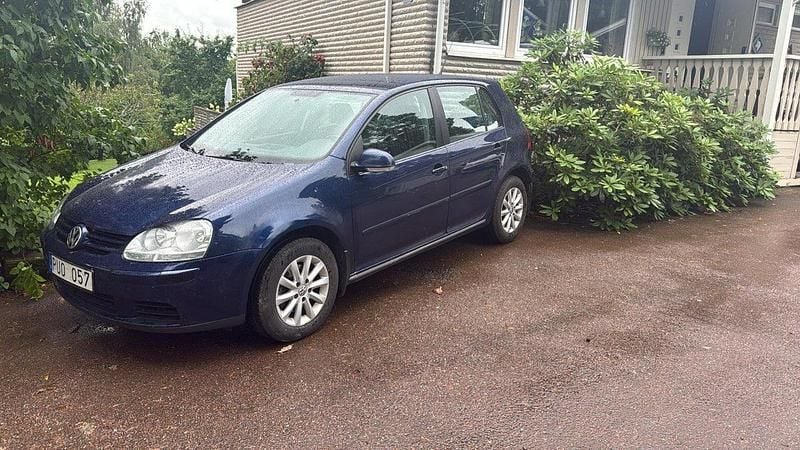Begagnad 2007 VW Golf V Halvkombi | 28 000 kr - Bild 1/4