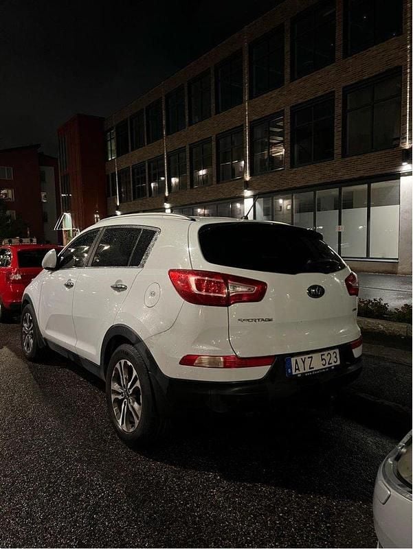 Vit Begagnad 2011 Kia Sportage EX SUV | 58 000 kr (Marknadspris) - Bild 1/4