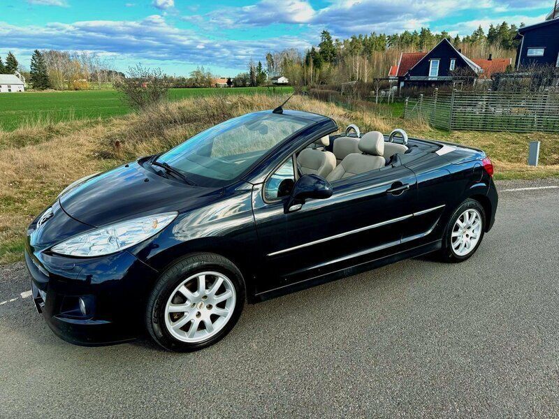 Svart Begagnad 2010 Peugeot 207 CC Cab | 49 000 kr (Marknadspris) - Bild 1/4
