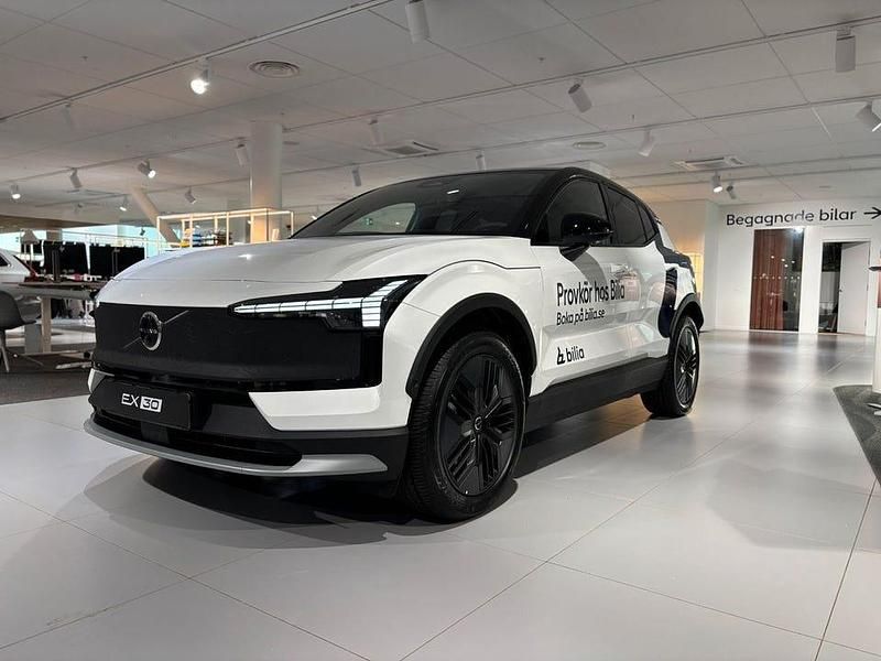 Vit Ny 2025 Volvo EX30 CC Performance SUV | 640 500 kr - Bild 1/4