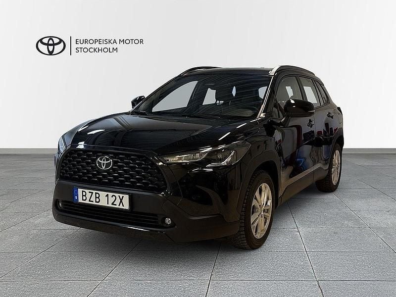 Begagnad Toyota Corolla Cross Active 197 HK (144 kW) 2024 Svart SUV