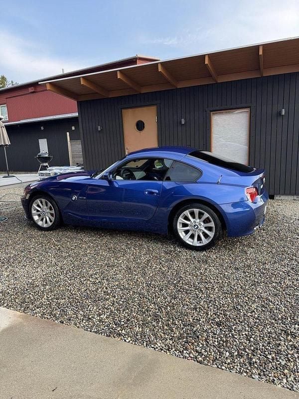 Blå Begagnad 2007 BMW Z4 Sportkupé | 252 000 kr (Lite dyr) - Bild 1/4