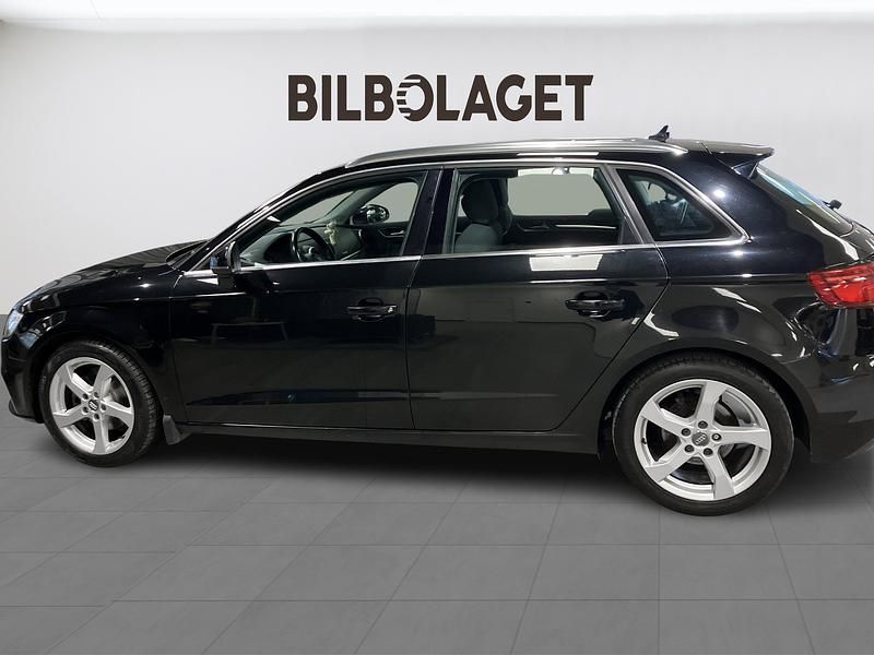 Begagnad Audi A3 Sport 112 HK (82 kW) 2016 Svart