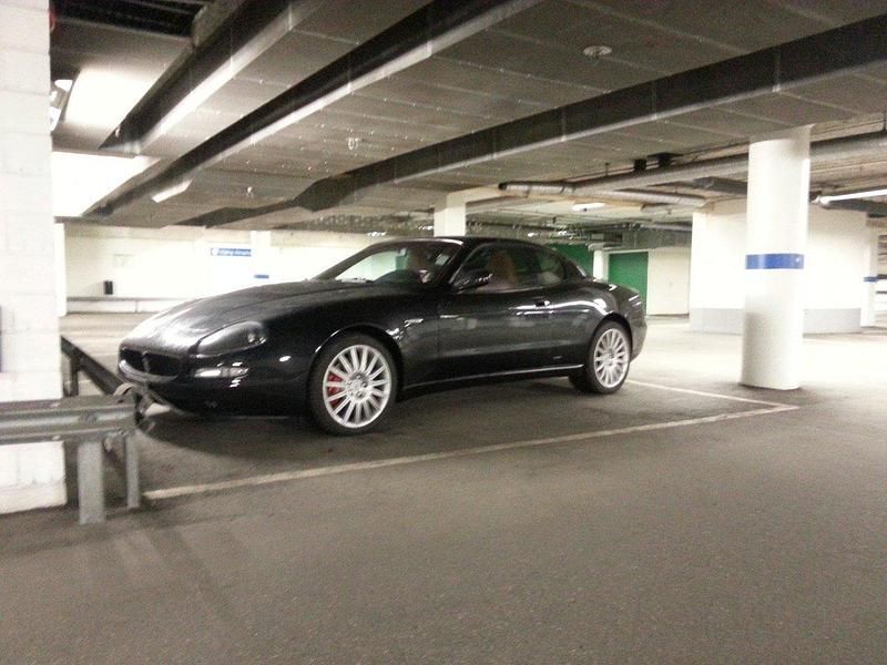 Svart Begagnad 2002 Maserati Coupé Sportkupé | 360 000 kr - Bild 1/4