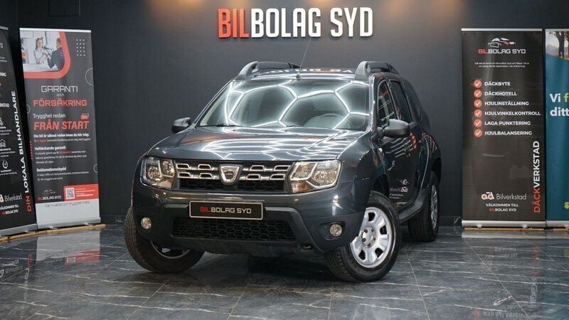 Mörkgrå Begagnad 2015 Dacia Duster SUV | 79 900 kr (Marknadspris) - Bild 1/4