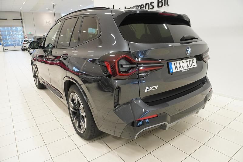 Begagnad BMW iX3 M Sport 210 kW (286 HK) 2022 Grå SUV