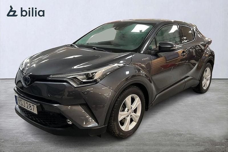 Grå Begagnad 2018 Toyota C-HR Executive SUV | 199 900 kr (Marknadspris) - Bild 1/3