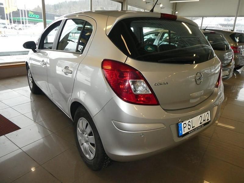 Begagnad Opel Corsa Enjoy 84 HK (61 kW) 2011 Grå Halvkombi