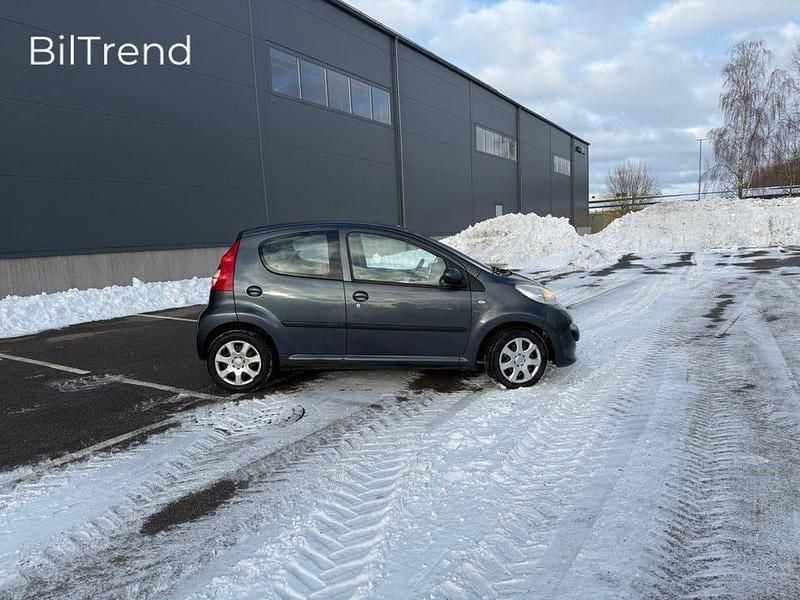 Begagnad Peugeot 107 68 HK (50 kW) 2007 Grå Halvkombi