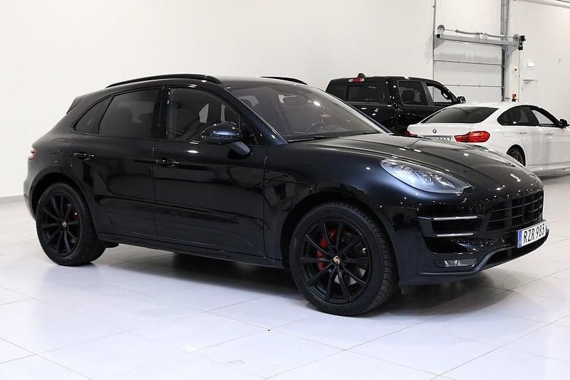 Begagnad Porsche Macan Turbo 400 HK (294 kW) 2015 Svart SUV