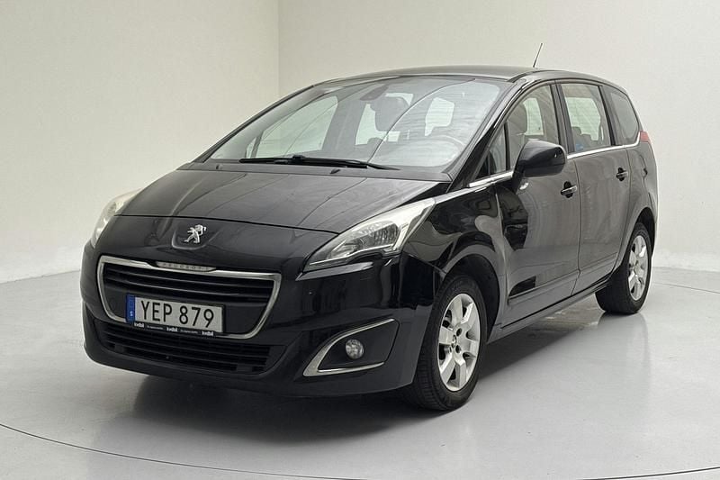 Svart Begagnad 2016 Peugeot 5008 Active+ Minibuss | 124 900 kr - Bild 1/4