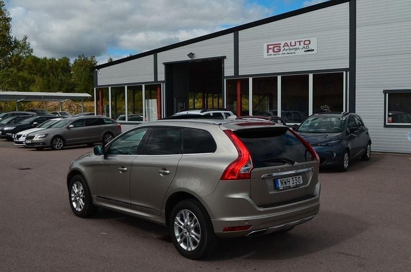Begagnad Volvo XC60 Summum 164 HK (120 kW) 2013 Ljusbrun SUV