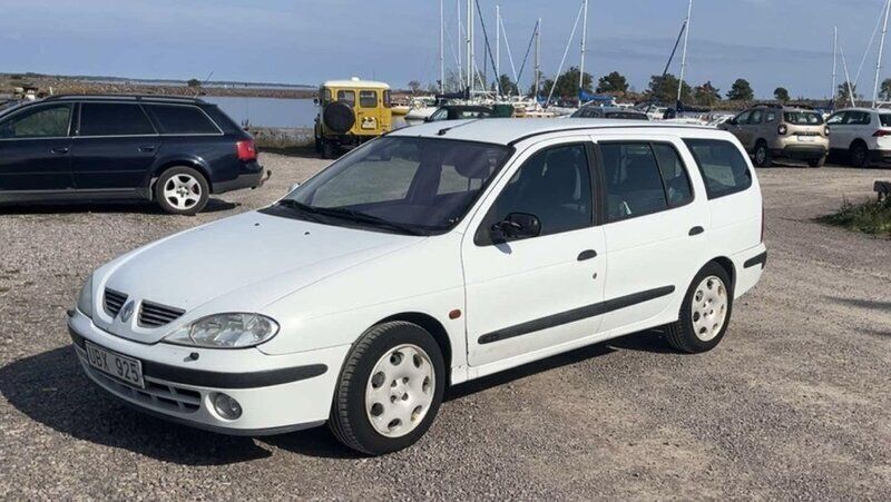 Vit Begagnad 2003 Renault Mégane GrandTour Authentique Kombi | 16 990 kr (Superpris) - Bild 1/4