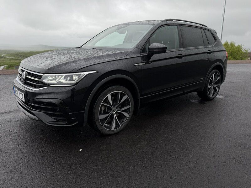 Svart Begagnad 2023 VW Tiguan Allspace R-line SUV | 465 000 kr (Dyr) - Bild 1/1