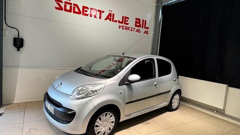 Silver Begagnad 2007 Citroën C1 Halvkombi | 29 900 kr (Marknadspris) - Bild 1/4
