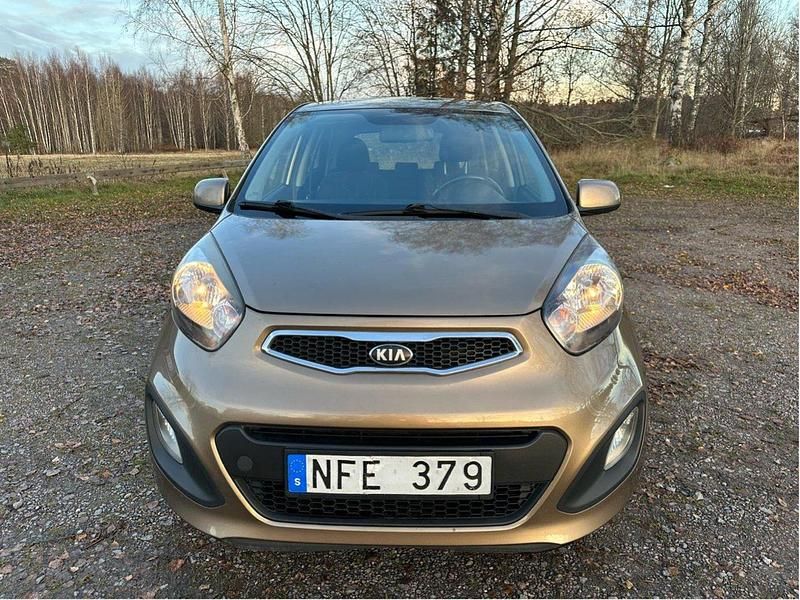 Brun Begagnad 2013 Kia Picanto Halvkombi | 36 500 kr (Marknadspris) - Bild 1/4