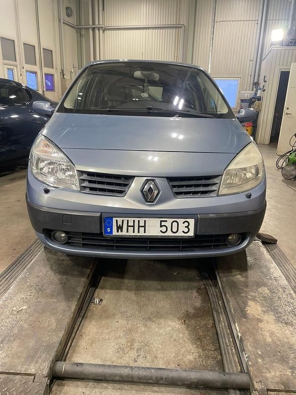 Ljusblå Begagnad 2005 Renault Grand Scénic II Minibuss | 22 000 kr - Bild 1/4