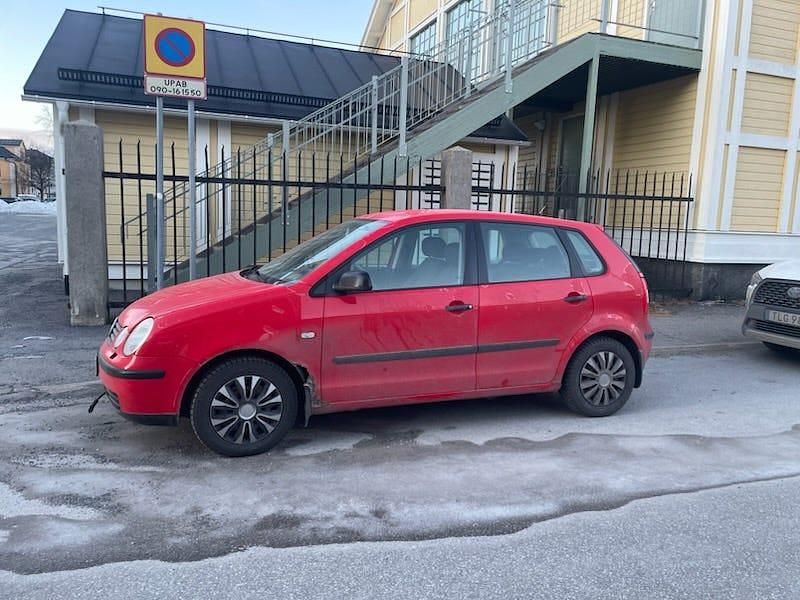 Begagnad 2004 VW Polo Halvkombi | 5 000 kr (Superpris) - Bild 1/2