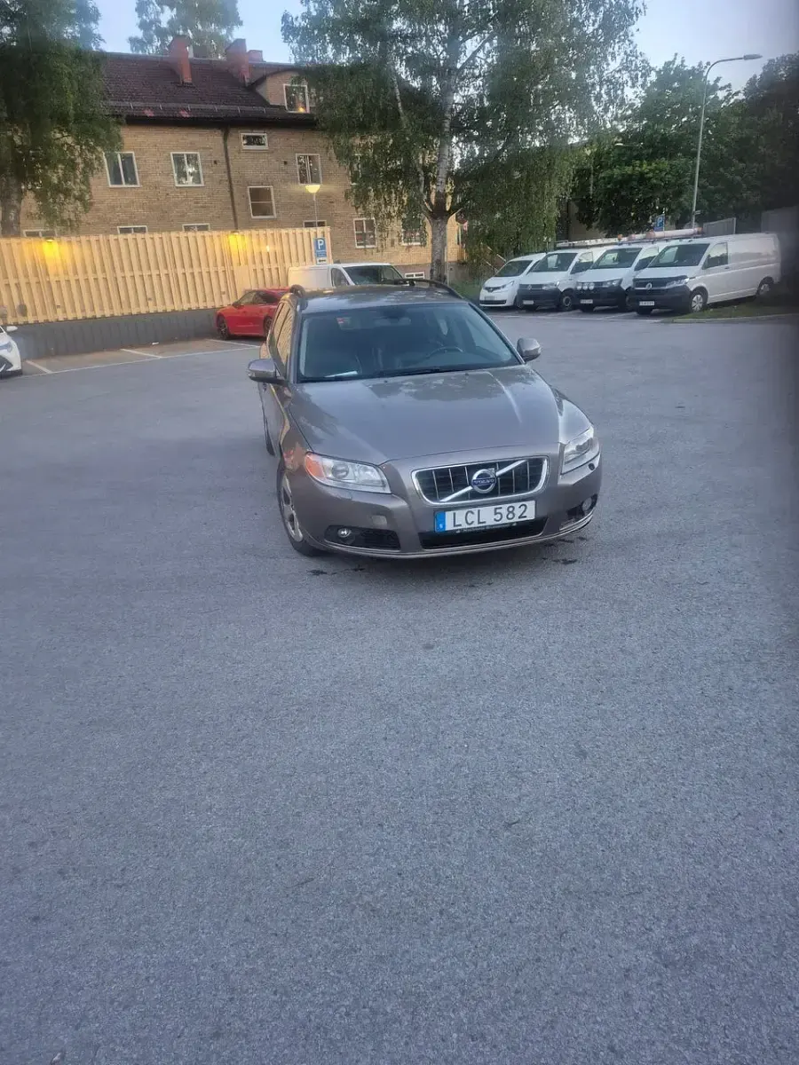 Volvo V70 2011
