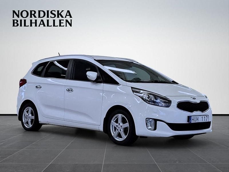 Vit Begagnad 2013 Kia Carens Minibuss | 69 795 kr (Marknadspris) - Bild 1/4