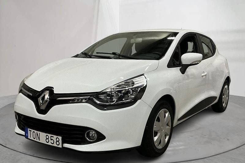 Vit Begagnad 2013 Renault Clio IV | 68 800 kr (Marknadspris) - Bild 1/4